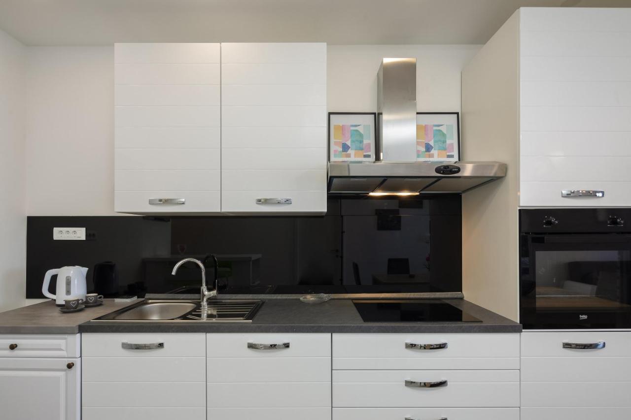 Seaside Deluxe Apartment Jesenice  Ngoại thất bức ảnh