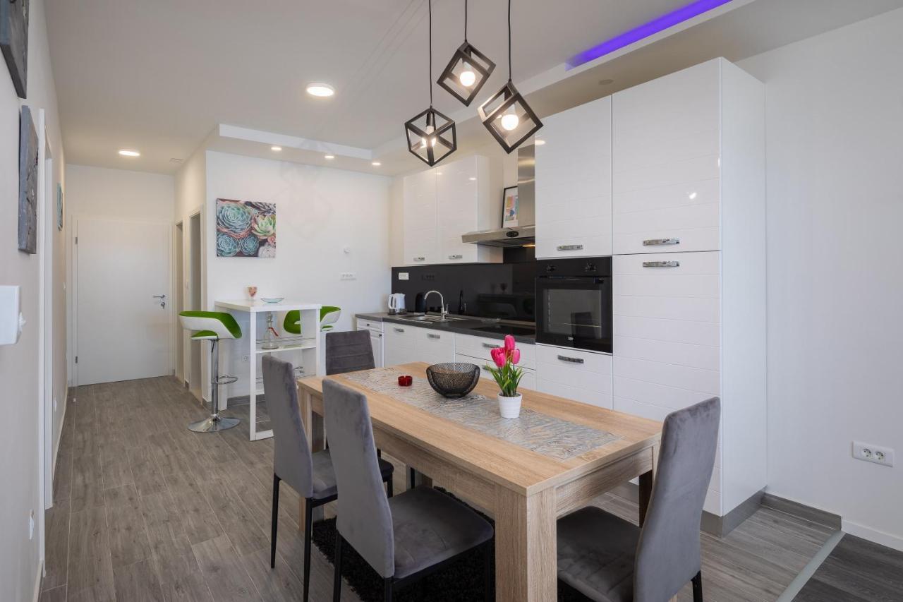 Seaside Deluxe Apartment Jesenice  Ngoại thất bức ảnh
