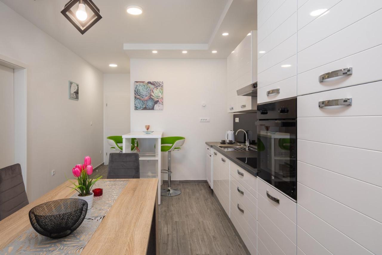 Seaside Deluxe Apartment Jesenice  Ngoại thất bức ảnh